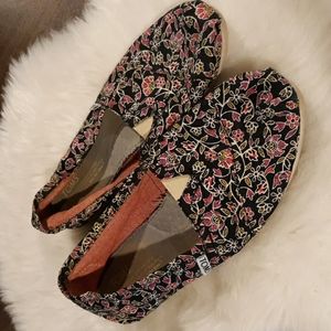 Floral Toms